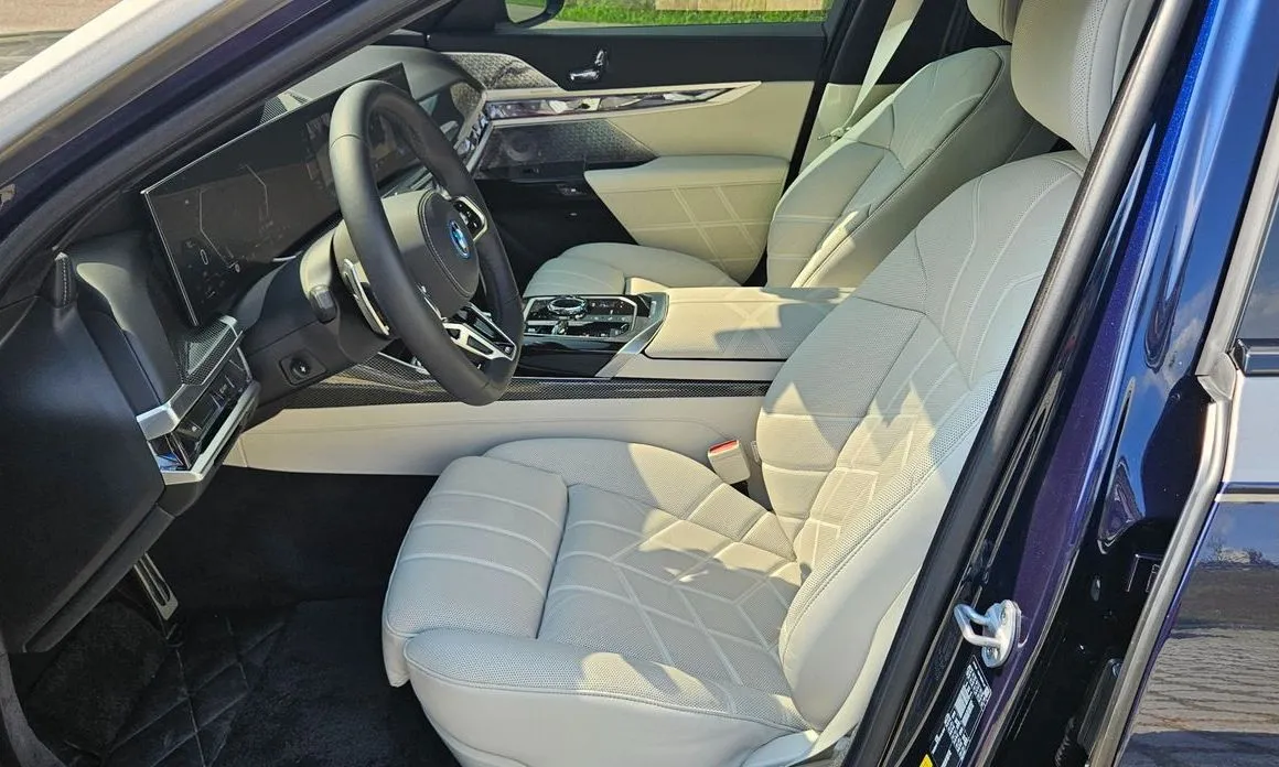 BMW 7-Series 2025 из KR, фото 2
