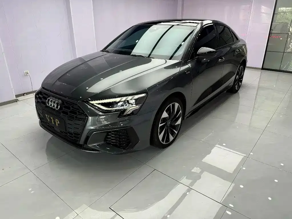 Audi A3 — фото 1