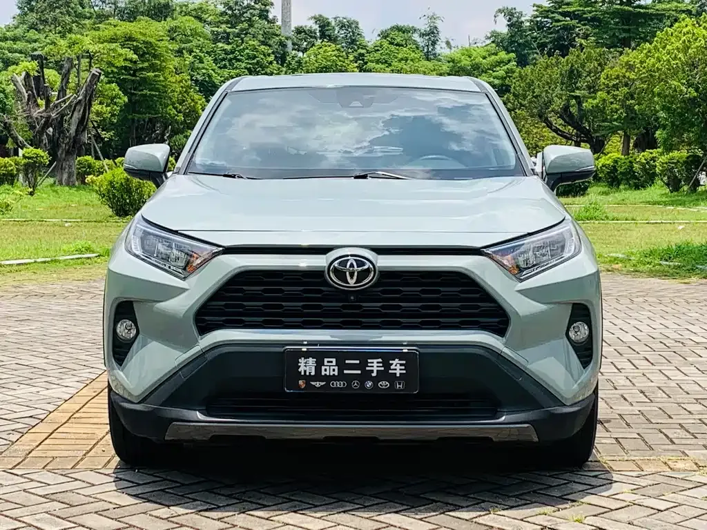 Toyota RAV4 — фото 6