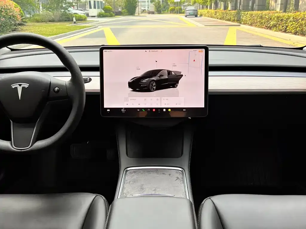 Tesla Model 3 — фото 9