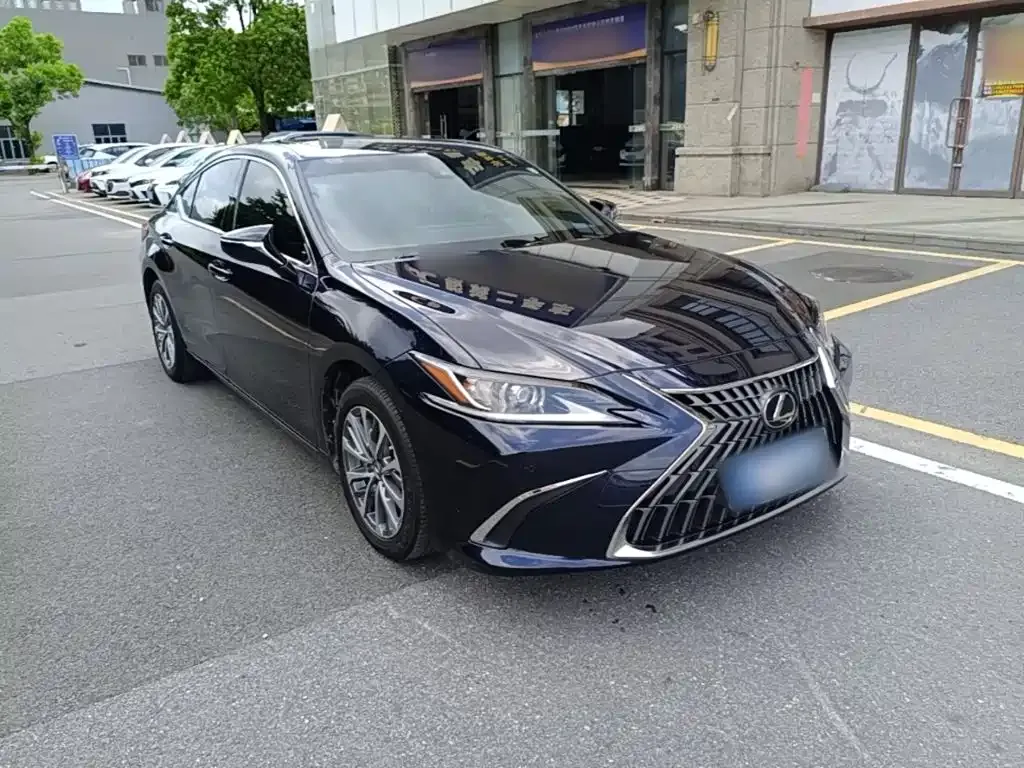 Lexus ES — фото 10