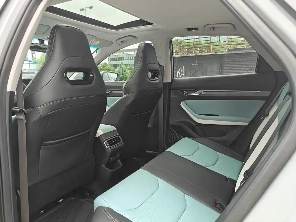 Geely Emgrand S 2022 из CN, фото 3