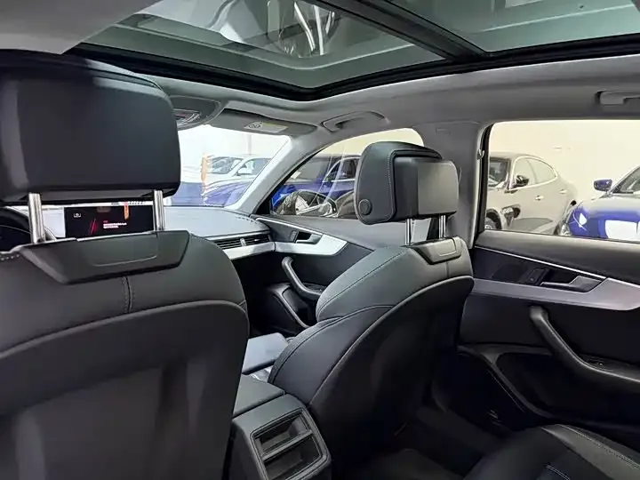 Audi A4L 2022 из CN, фото 6