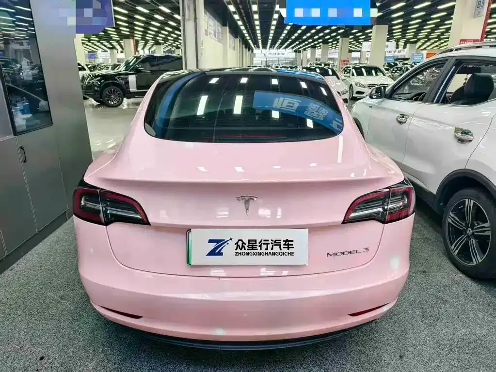 Tesla Model 3 — фото 9