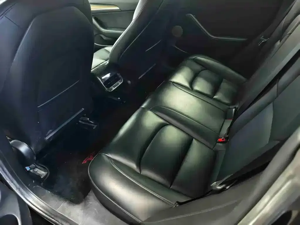 Tesla Model 3 — фото 2