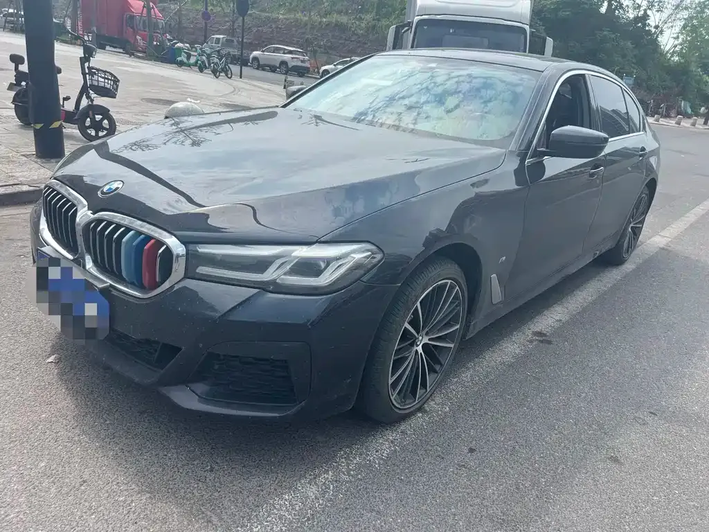 BMW 5 Series — фото 1