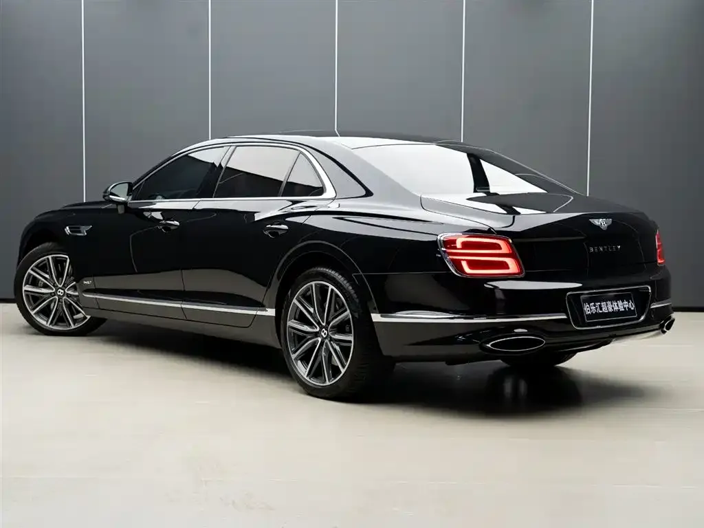 Bentley Flying Spur — фото 5