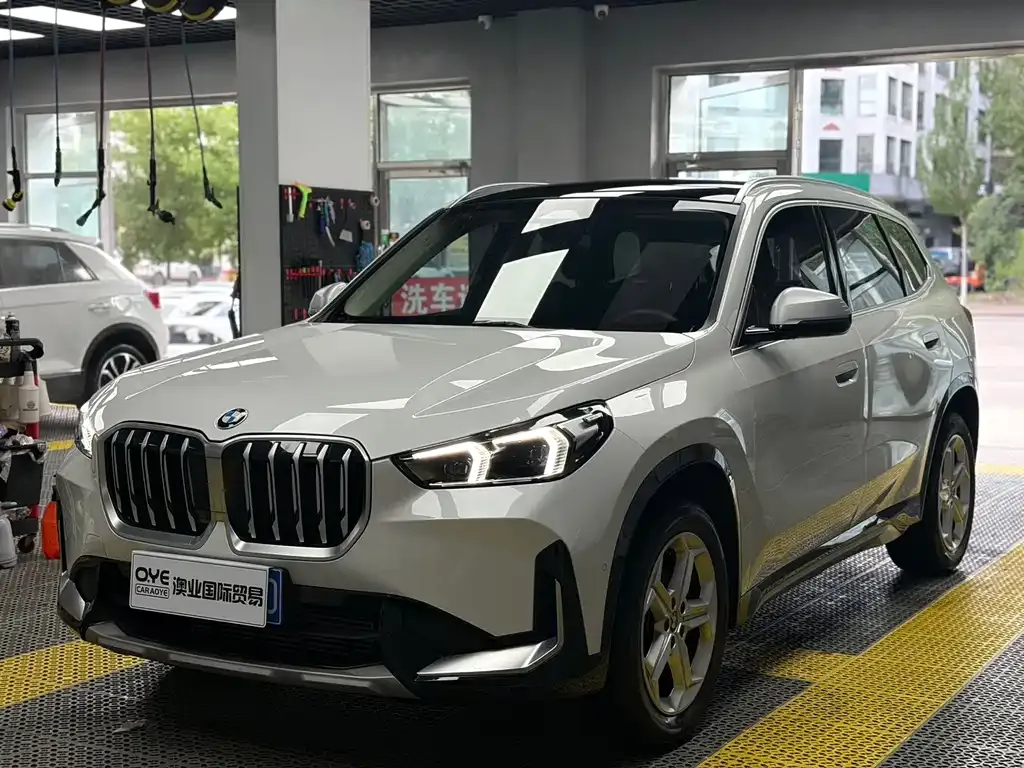 BMW X1 — фото 1