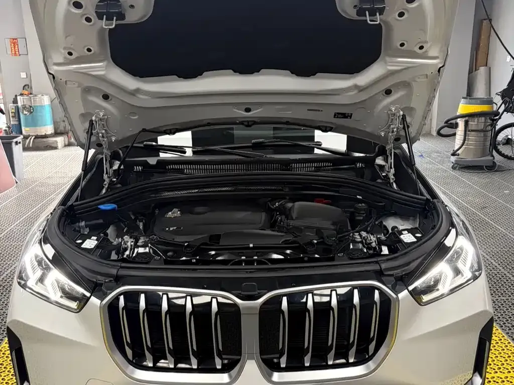 BMW X1 — фото 8