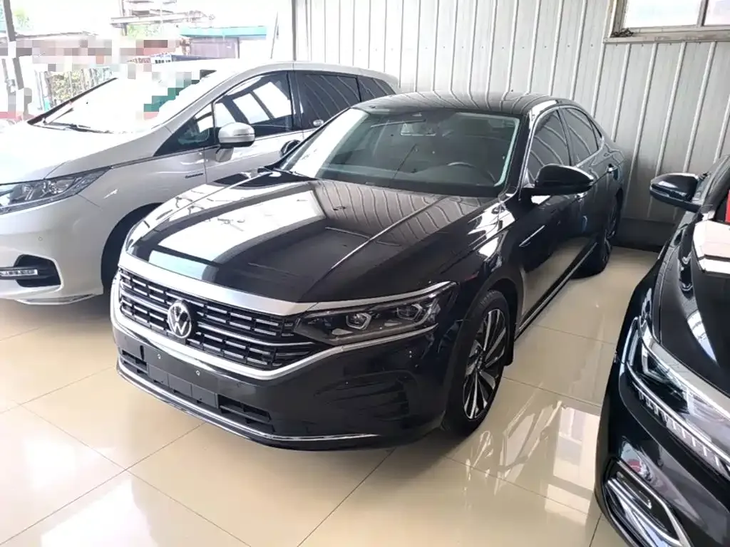Volkswagen Passat — фото 1