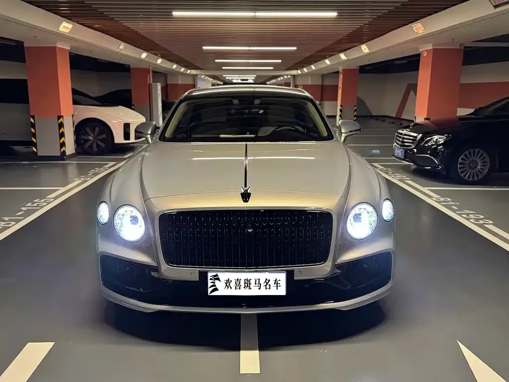 Bentley Flying Spur — фото 5