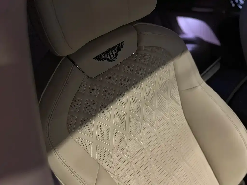 Bentley Flying Spur — фото 4