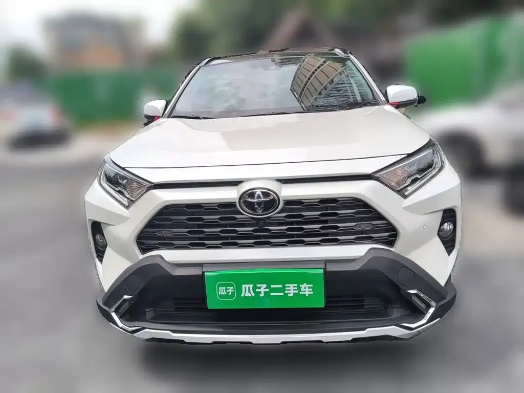 Toyota RAV4 — фото 6