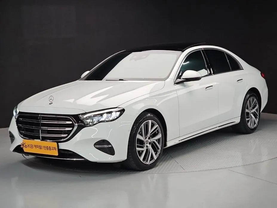 Mercedes-Benz E-Class — фото 1