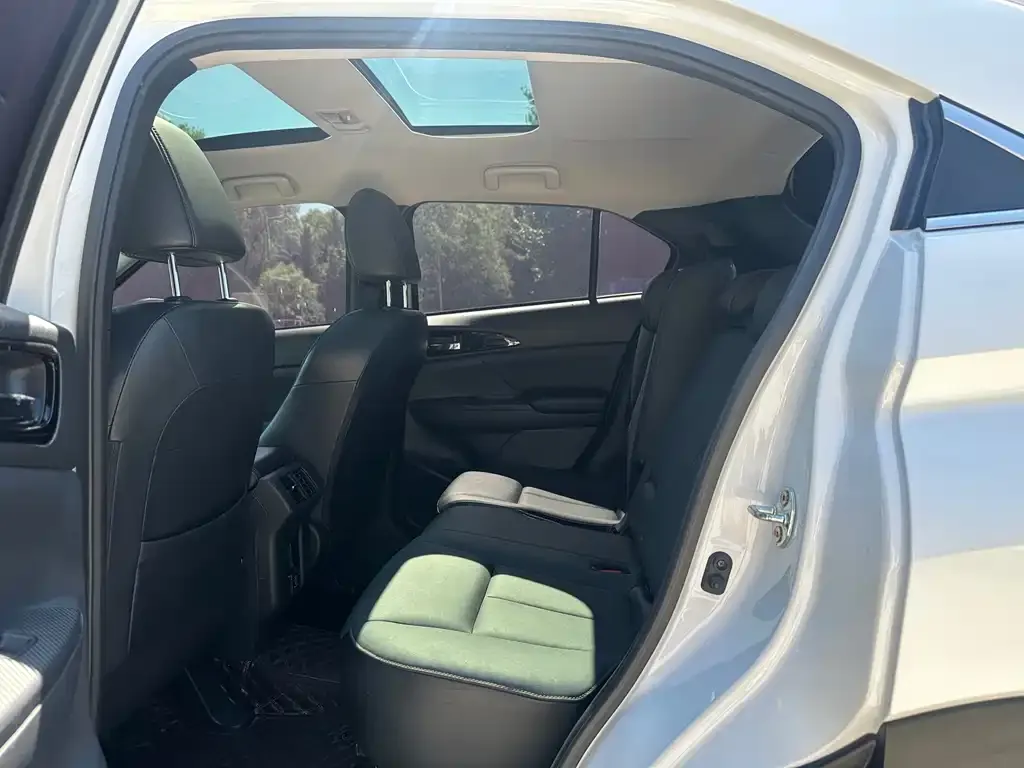 Mitsubishi Eclipse Cross 2023 из CN, фото 2