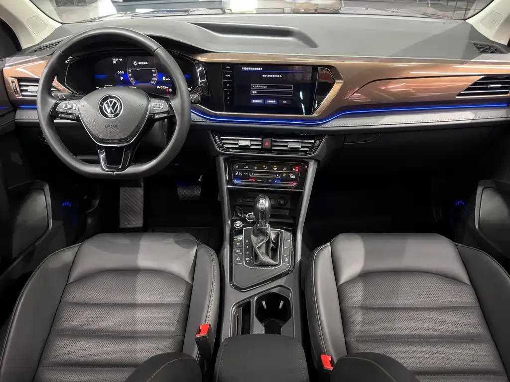 Volkswagen Tharu — фото 2