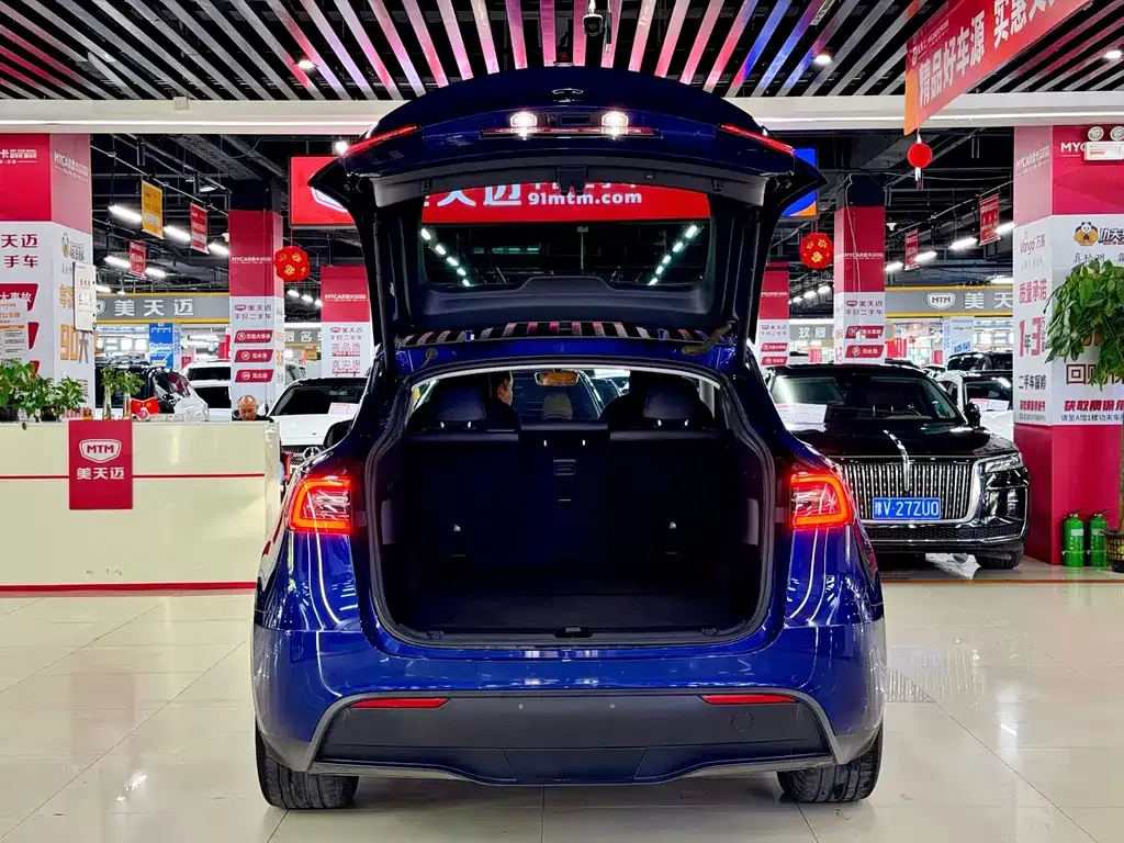 Tesla Model Y — фото 9
