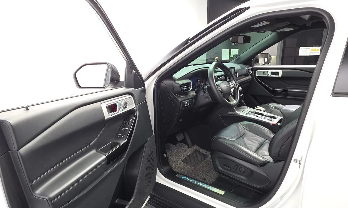 Ford Explorer 2022 из KR, фото 2