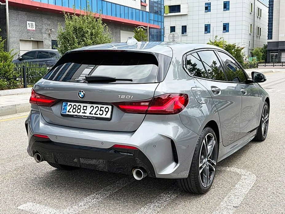 BMW 1-Series 2024 из KR, фото 2