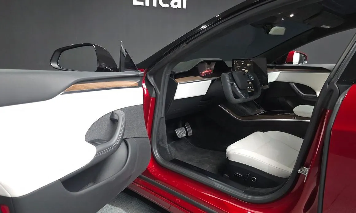 Tesla Model S — фото 8