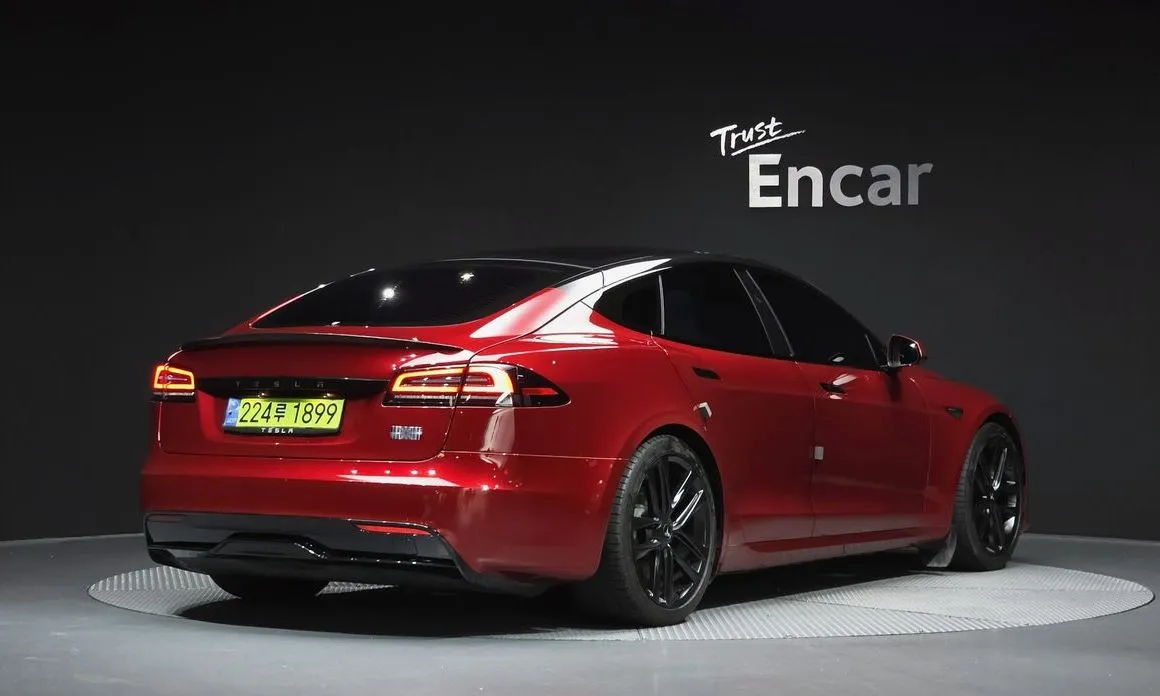 Tesla Model S — фото 6