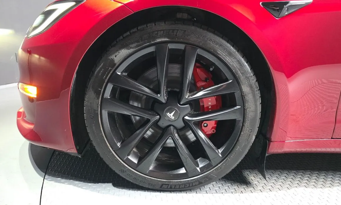 Tesla Model S — фото 9