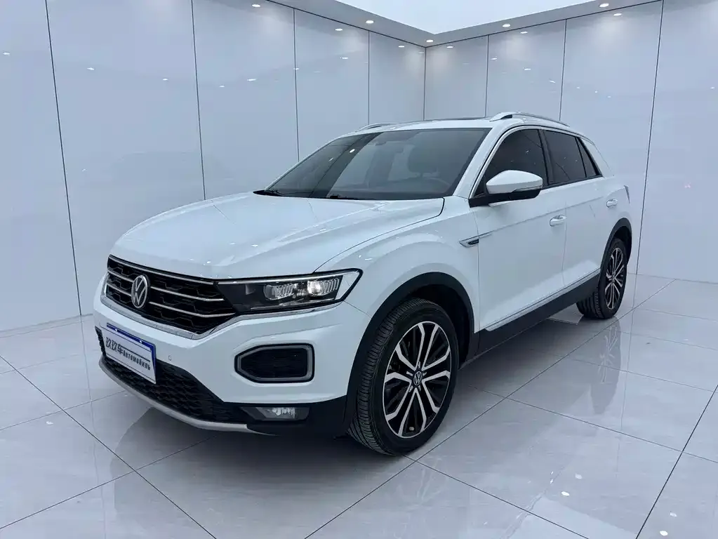 Volkswagen T-Roc — фото 1