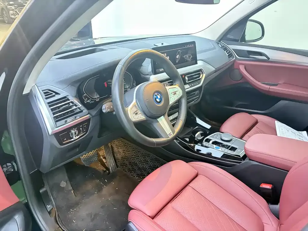 BMW iX3 — фото 4