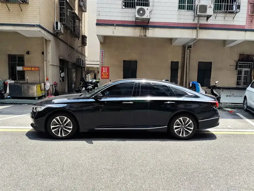 Honda Accord — фото 7