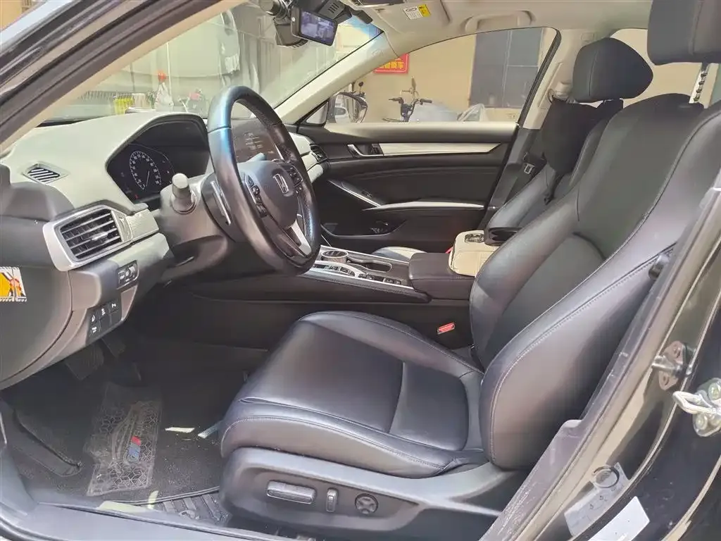 Honda Accord — фото 5