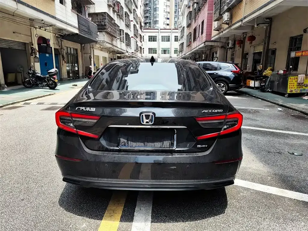 Honda Accord — фото 8
