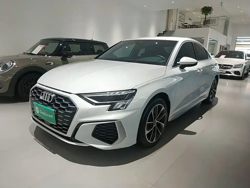 Audi A3 — фото 1
