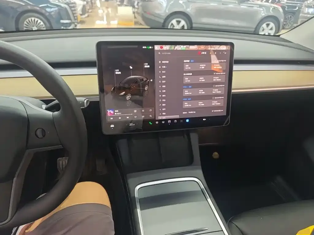 Tesla Model Y — фото 3