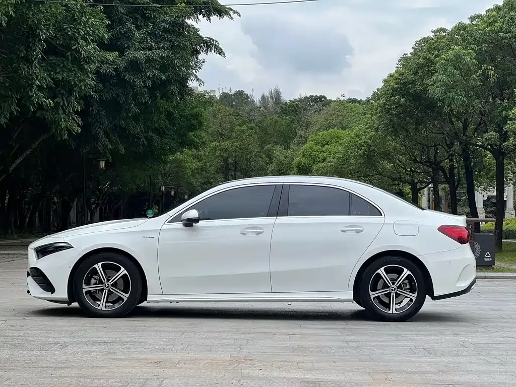 Mercedes-Benz A-Class — фото 10