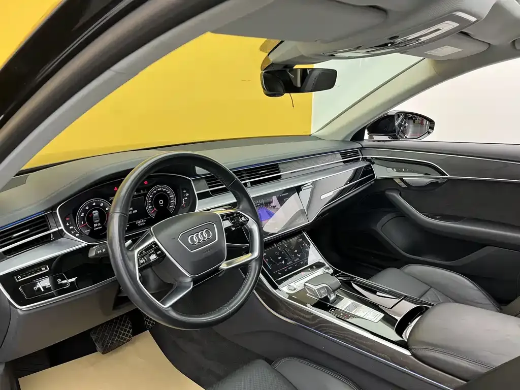 Audi A8 — фото 10