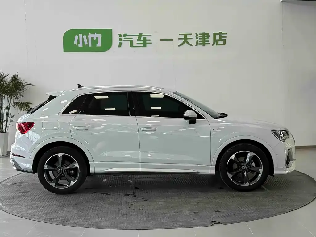 Audi Q3 — фото 5