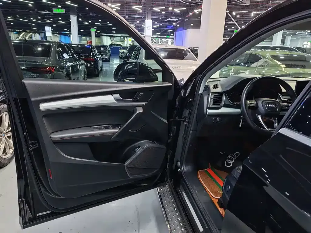 Audi Q5L 2021 из CN, фото 7