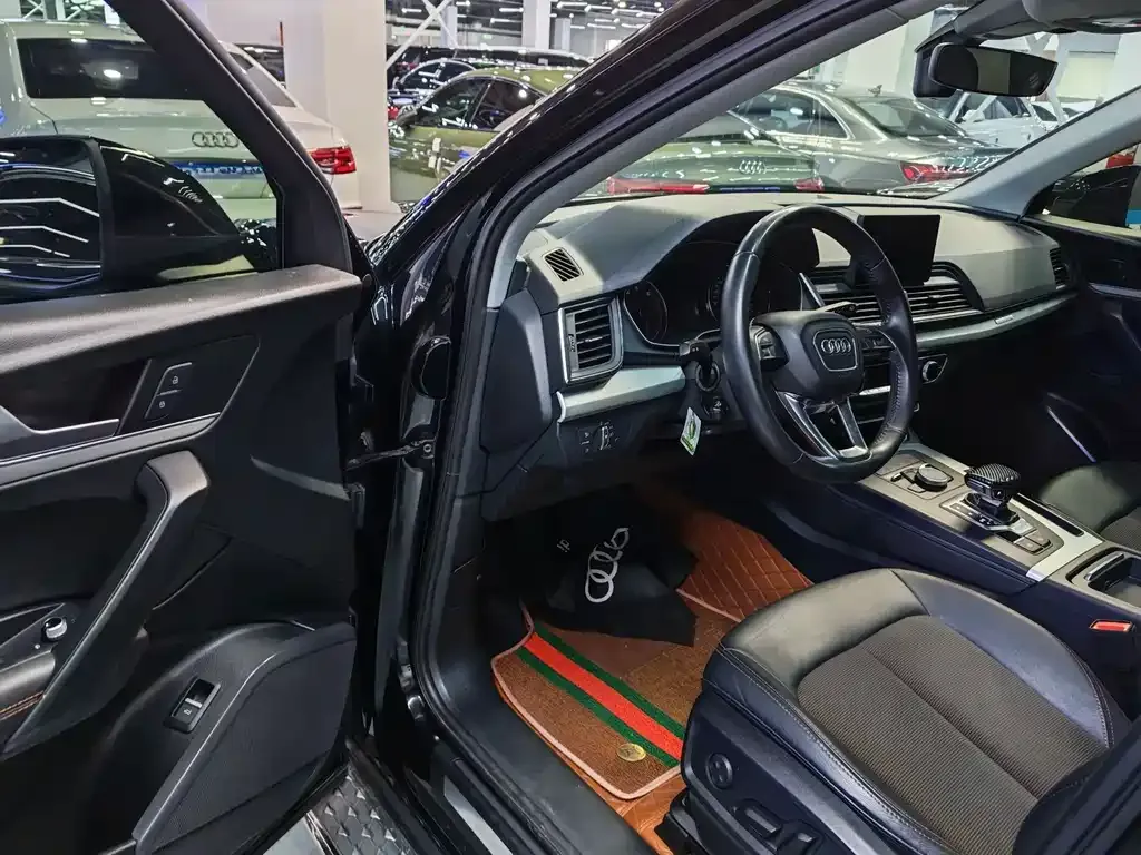 Audi Q5L 2021 из CN, фото 6