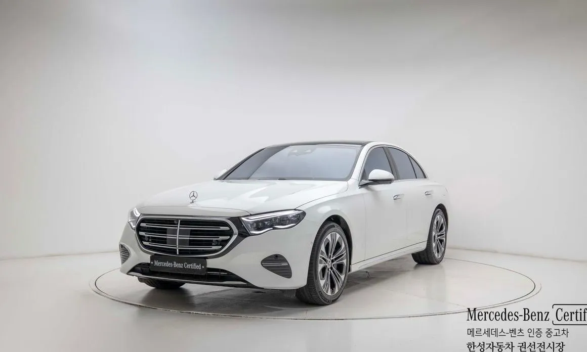Mercedes-Benz E-Class — фото 1