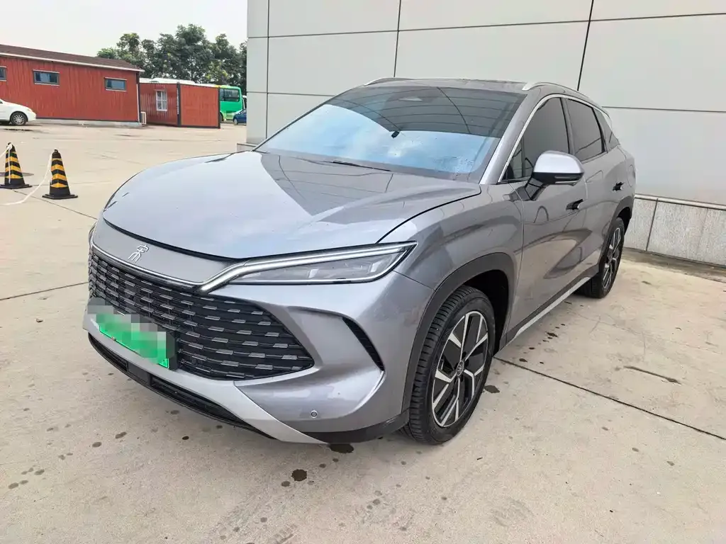 BYD L DM-i — фото 1