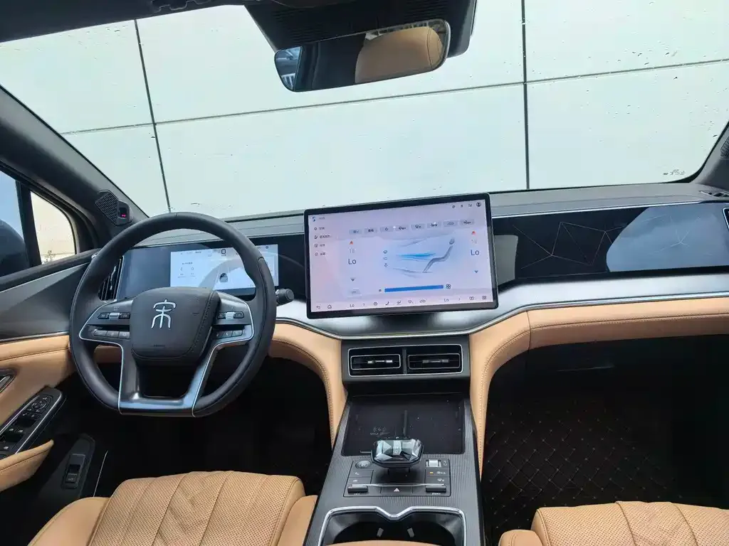 BYD L DM-i — фото 2