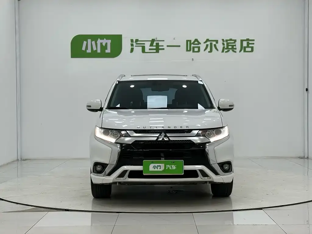 Mitsubishi Outlander — фото 4