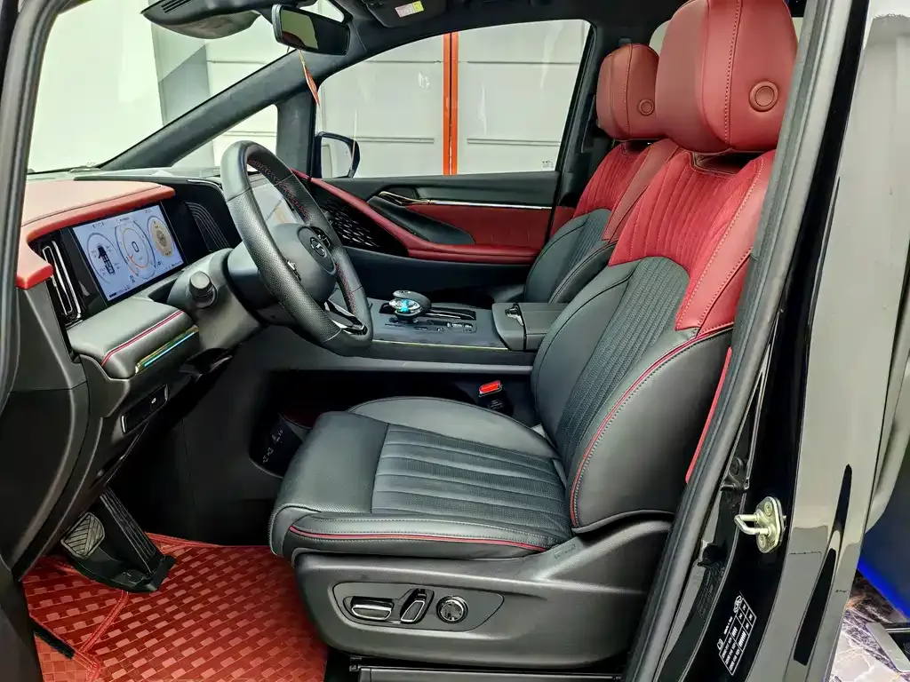 GAC Motor Trumpchi M8 — фото 10