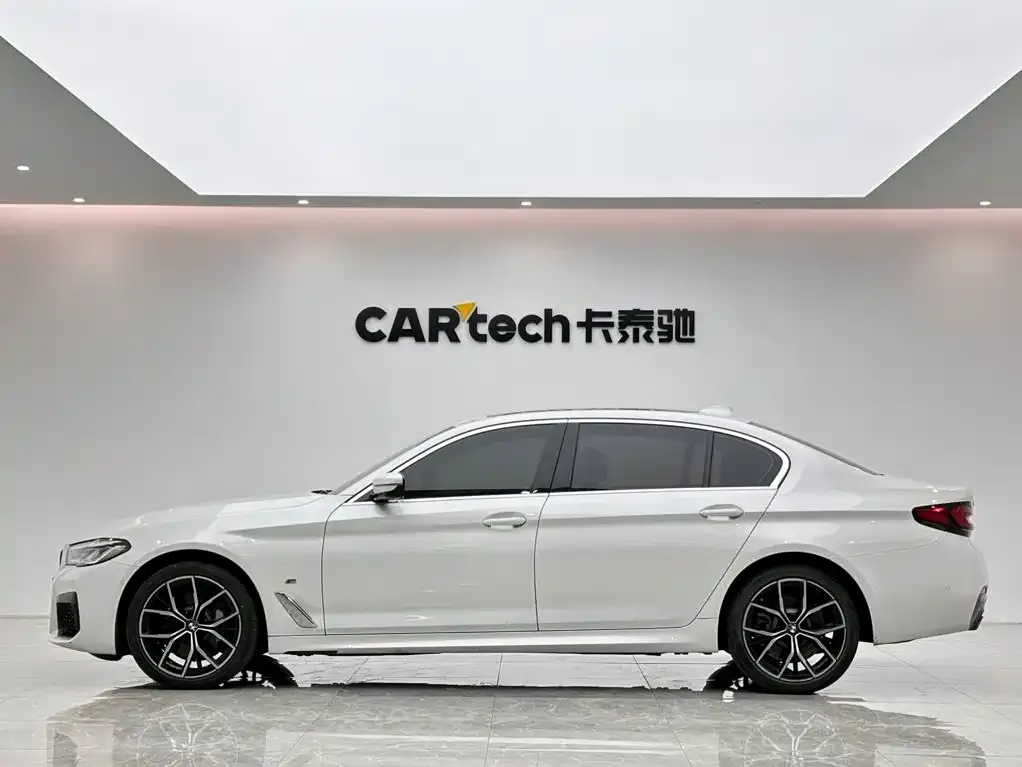 BMW 5 Series — фото 4
