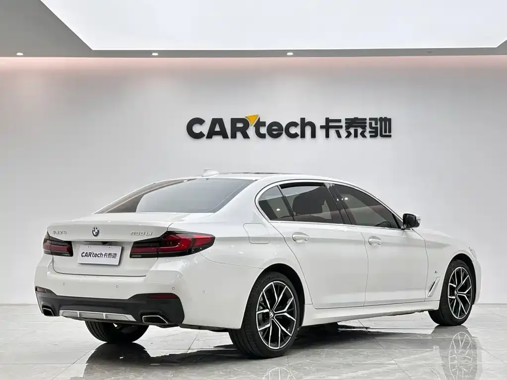 BMW 5 Series — фото 5
