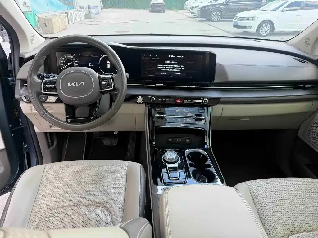 Kia Carnival — фото 5