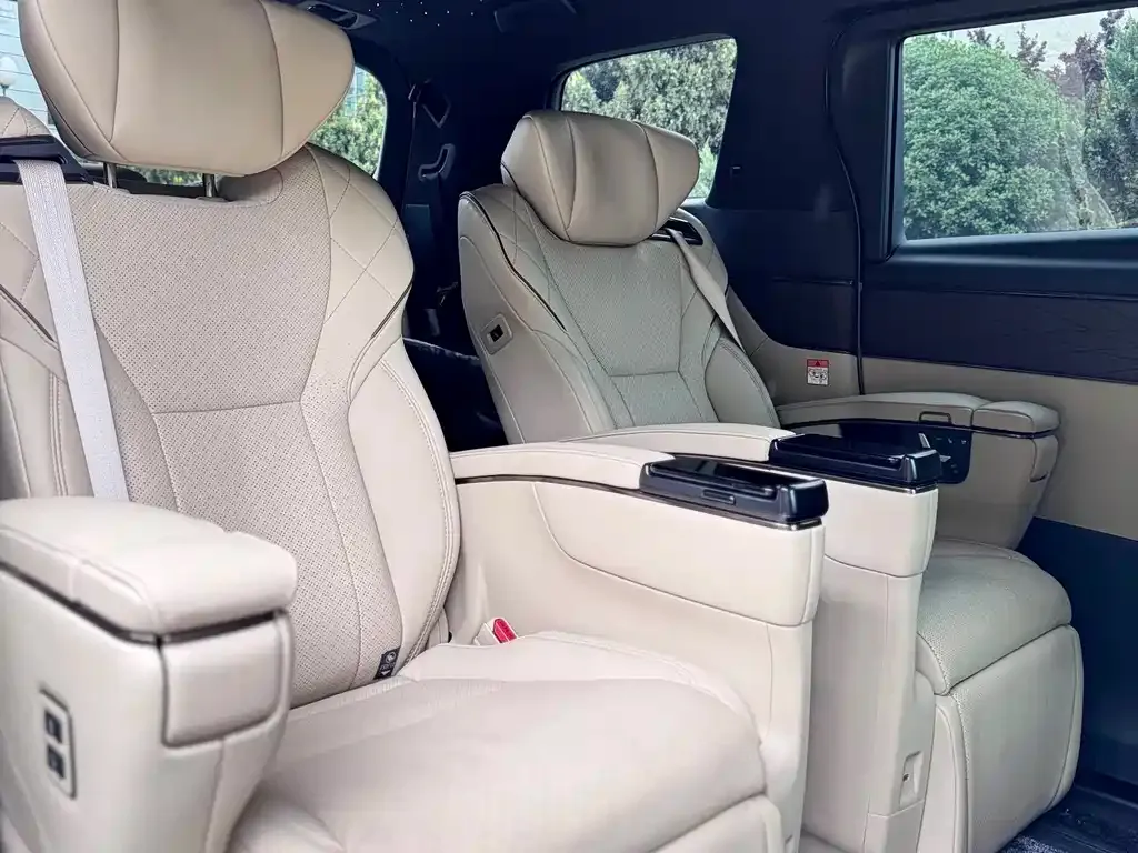 Toyota Vellfire — фото 4