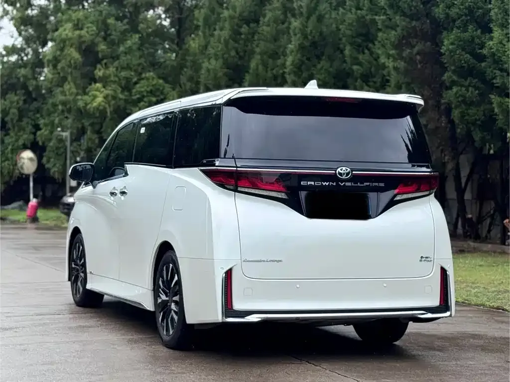 Toyota Vellfire — фото 10