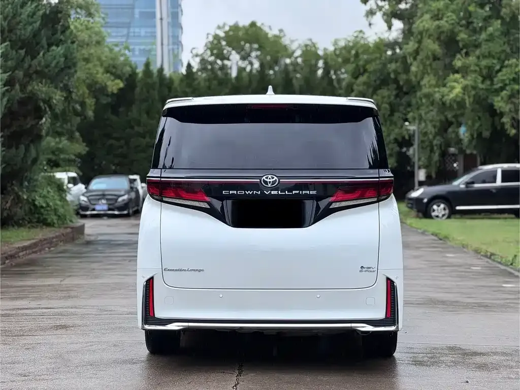 Toyota Vellfire — фото 3