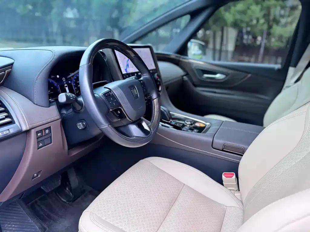 Toyota Vellfire — фото 2